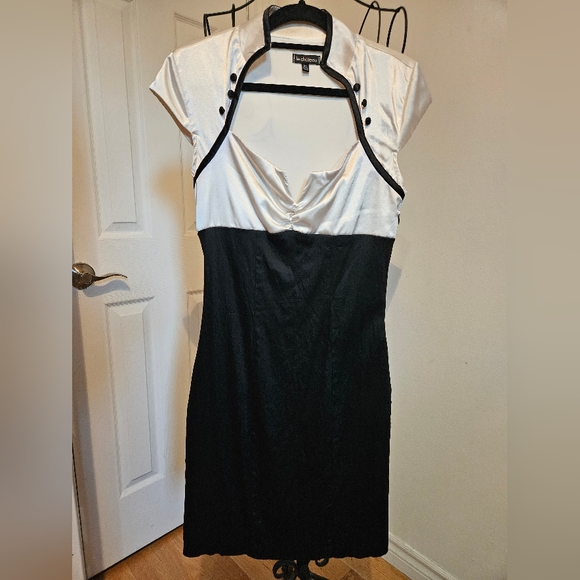le chateau Dresses & Skirts - Midi‎ Satin Dress